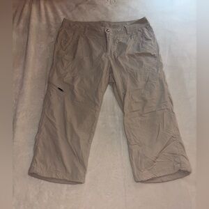 Woman’s size 10 eddie bauer sport capris